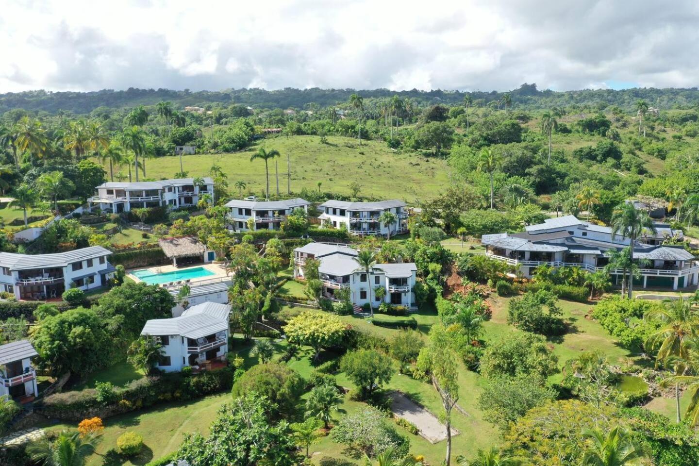 Catalina, Cabrera Oceanview Multi 2 Bd 2 Bath Condo Units With Balcony And Pool Exterior photo